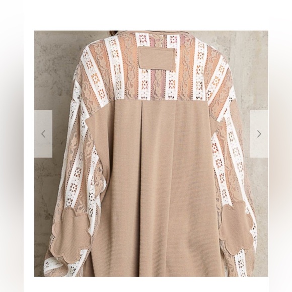 NWOT Pol Oversized vertical lace contrast button down long sleeve shirt. - Picture 3 of 4